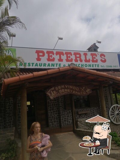 o exterior é uma característica importante do Restaurante Peterle's