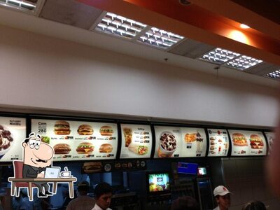 Veja imagens do interior do McDonald's