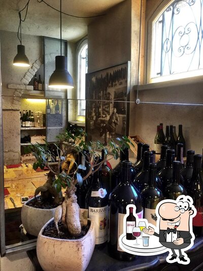 Fai la tua scelta tra un'ampia gamma di drink e cocktail al pub & bar Barolofriends