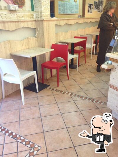 Découvrez l'intérieur de Tavola Calda Pizzeria
