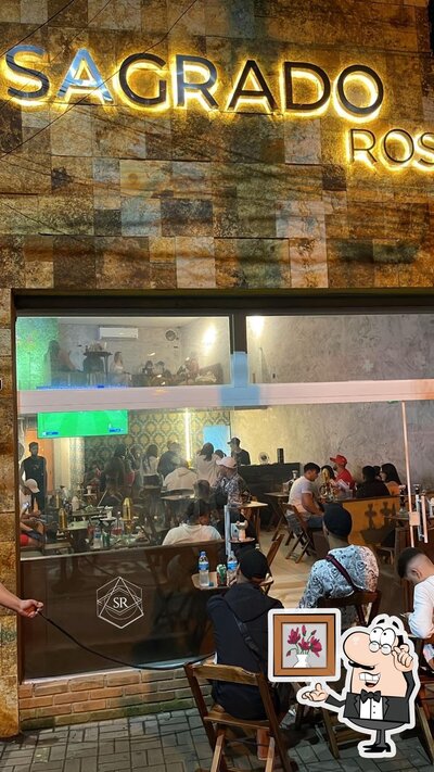 Veja imagens do interior do Sagrado Rosh