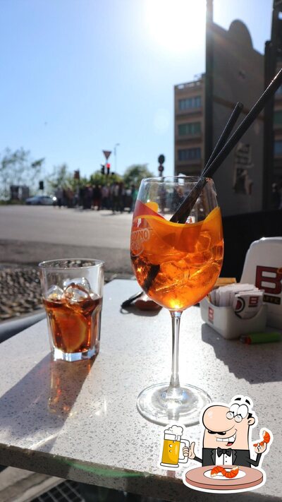 Puoi prenderti un rinfrescante bicchiere di birra chiara o scura