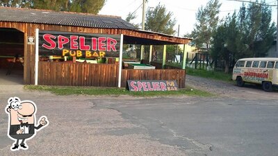 Descubra a área externa do Mini Mercado Spelier