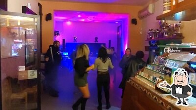 Dai un'occhiata agli interni di Bar da Giulia