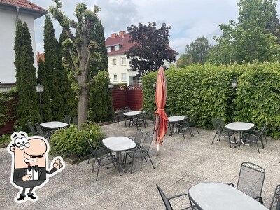 Installez-vous à l'une des tables de Hotel-Restaurant »Zur Struth«