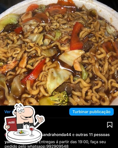 Comida em Yakissoba Kazoku Embu das Artes SP