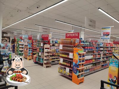 Cibo al Centro Commerciale Corallo