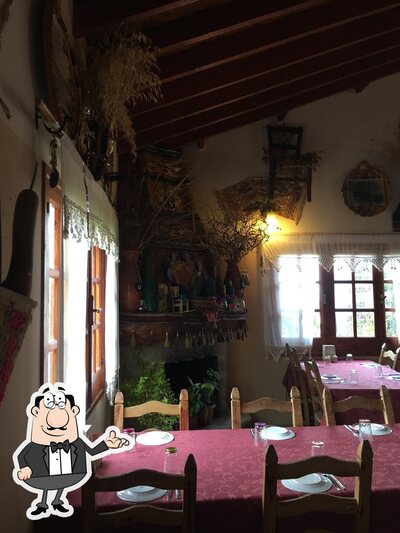 Installez-vous à l'une des tables de Alagadi Benöz Restaurant