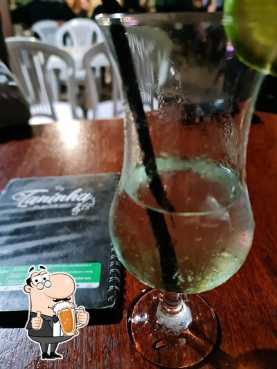 Peça um copo de cerveja leve ou escura