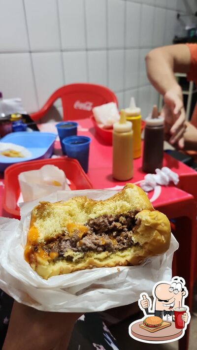 Delicie-se com um hambúrguer no House Burguer - Taguatinga