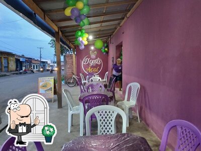 Veja imagens do exterior do D,gust Açaí