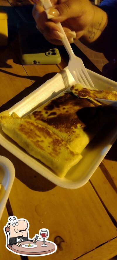 Comida em Cantina na praça