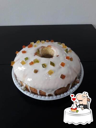 Oliveira Panifício serve uma variedade de pratos doces