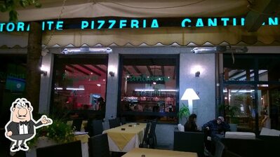 Dai un'occhiata agli interni di Ristorante Cantinone