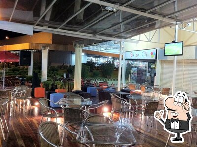 O interior do Anexo Sushi Bar