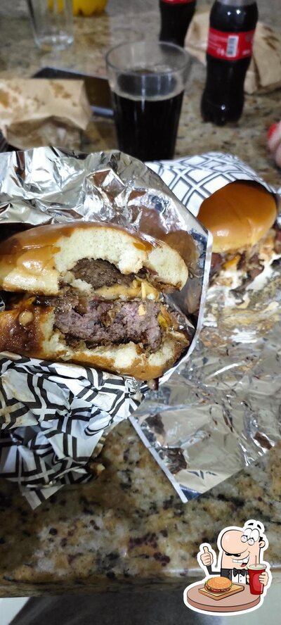Consiga um hambúrguer no Country Burger