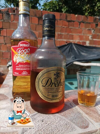 Desfrute de um drinque no Bar do Marçal