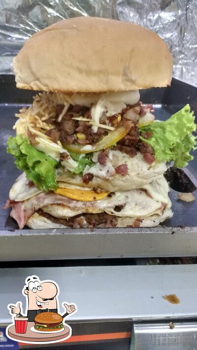 Peça um hambúrguer no Space Acai e Lanches