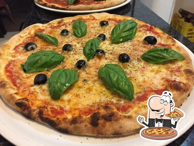 Scegli tra le molte varianti di pizza