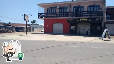 Veja imagens do exterior do Palácio das Pizzas