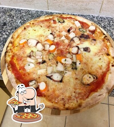 Scegli una pizza alla pizzeria Pizzeria Dolphin