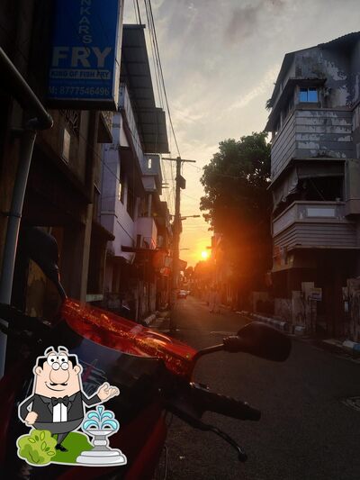 You can get some fresh air at the outside area of SANKAR'S FRY (Branch of Triangular Park, Rashbehari Ave.)