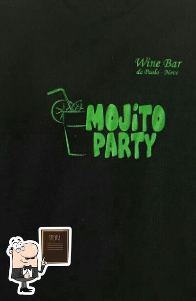 Wine Store offre il menu scritto su una lavagna