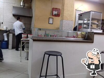 Veja imagens do interior do Leco Lanches