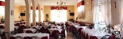 Dai un'occhiata agli interni di Al Maniero