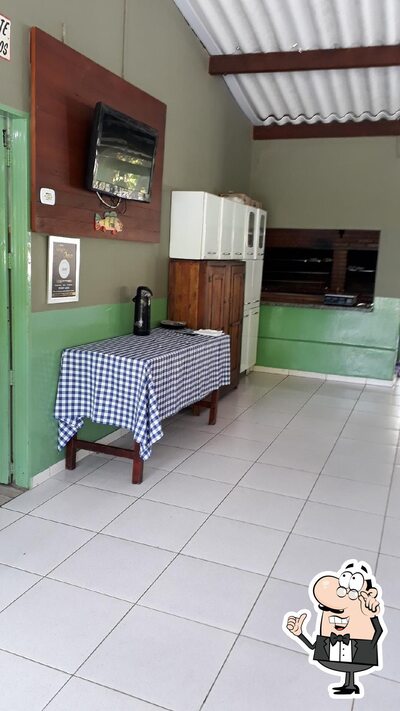 Sente em uma das mesas no Pesqueiro E Restaurante Tucuruvi