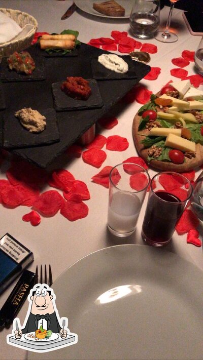 Plats à Treasure Restaurant