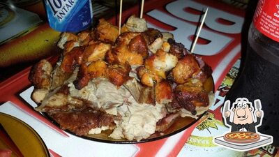 No Bar do Cupim, você pode pedir pizza