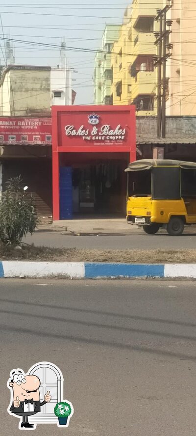 Take a look at the exterior of Cakes & Bakes