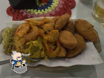Platos en Acarajé da Ires