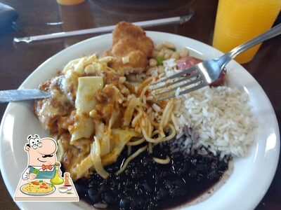 Comida em Três Pinheiros