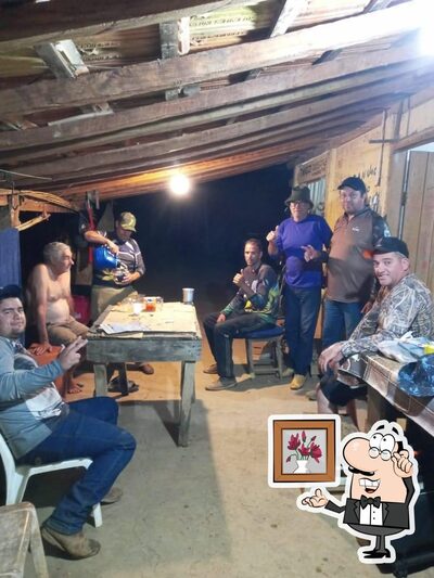 Veja imagens do interior do Bruno's Bar