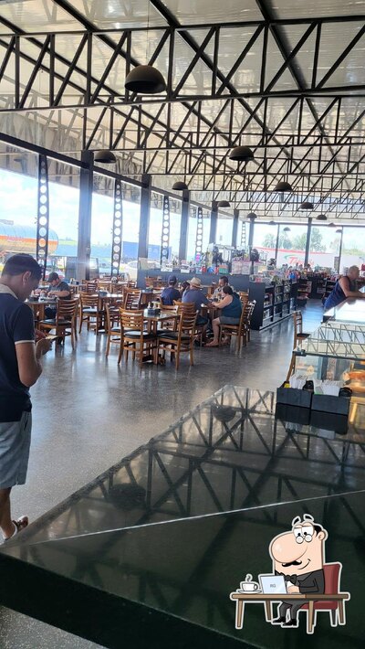 O interior do Restaurante Cristo Rei II