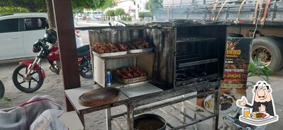 Comida em Espetinho da avenida