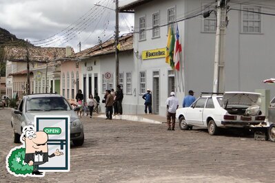 Veja imagens do exterior do Casarão Alpina Hotel
