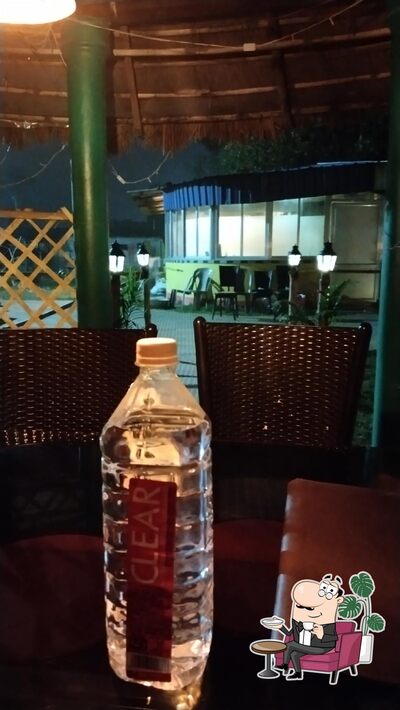The interior of AAROBYAN FAMILY RESTAURANT