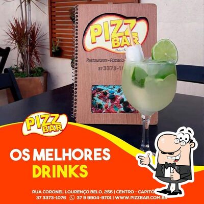 Pizz Bar serve uma variedade de drinques