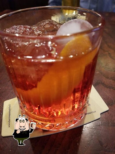 Goditi un drink al pub & bar Pub Italia
