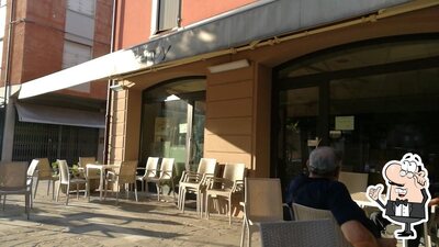 Siediti a un tavolo di Bar Genpy