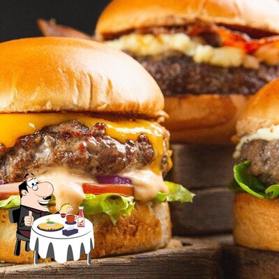 Deguste um dos hambúrgueres servidos no BurgerGrill