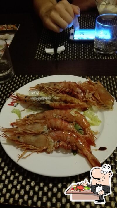 Ordina la cucina di mare al ristorante Sushi Giapponese Tokyo