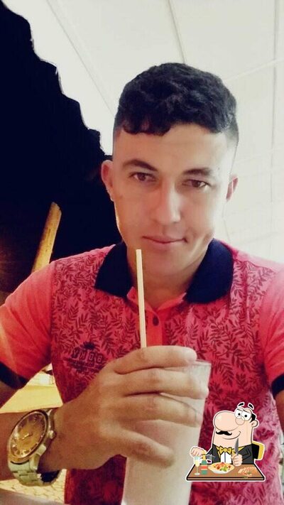 Comida em Restaurante Boca Cheia