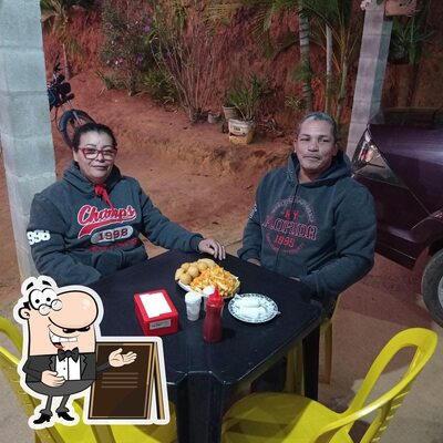 Descubra a área externa do Lenny Lanches