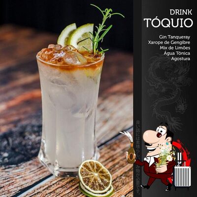 Selecione de uma variedade de bebidas no Ebisu Sushi Bar