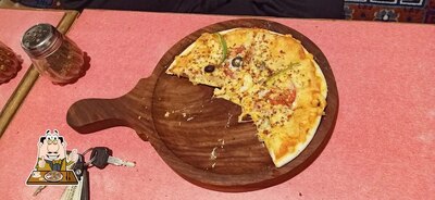 At Dontang Restaurant and bar, you can enjoy pizza