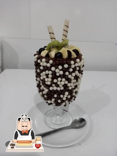 Jm lanches serve uma escolha de sobremesas